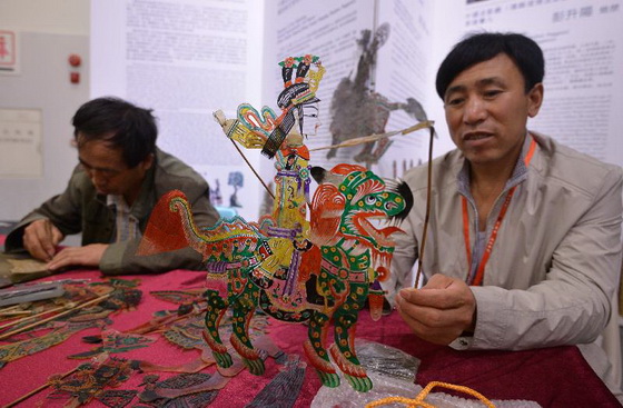 國家級和省級名錄項目的代表傳承人現場示範甘肅非物質文化遺產項目