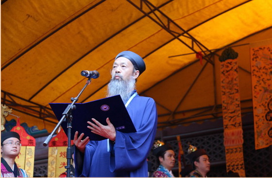 中國道教協會會長李光富道長宣讀 《中國宗教界和平文告》